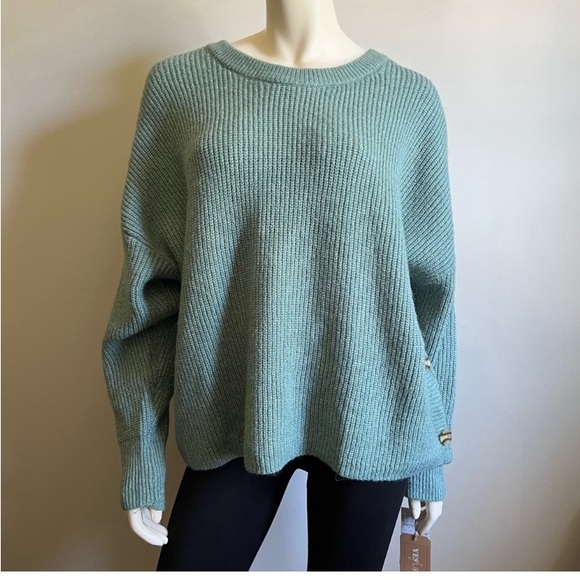 Yes Lola crew neckline ribbed knit sweater, buttons details, boxy! Size Small - Picture 15 of 17